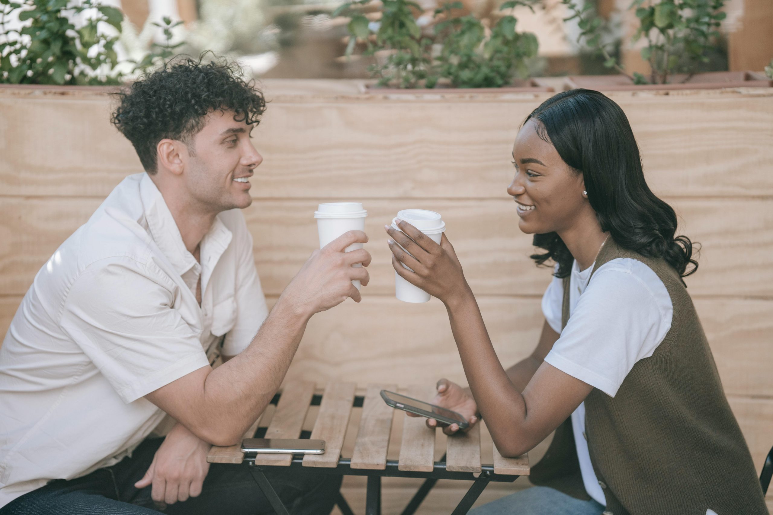 Los 4 jinetes de la comunicación en pareja (y cómo frenarlos antes de que dañen la relación) | Sonia Sola Gil: Psicología Online